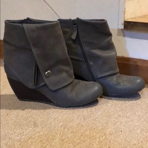 Grey wedge boots